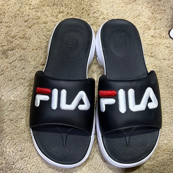 Fila Slides - Picture 1 of 3